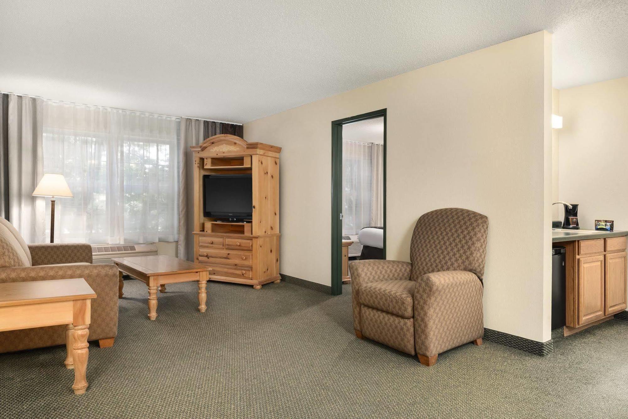 Country Inn & Suites By Radisson, Mason City, Ia Exterior foto